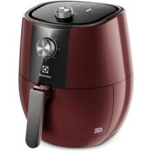Fritadeira Elétrica Grand Airfryer 4L Electrolux EAF31 vermelha 1400W